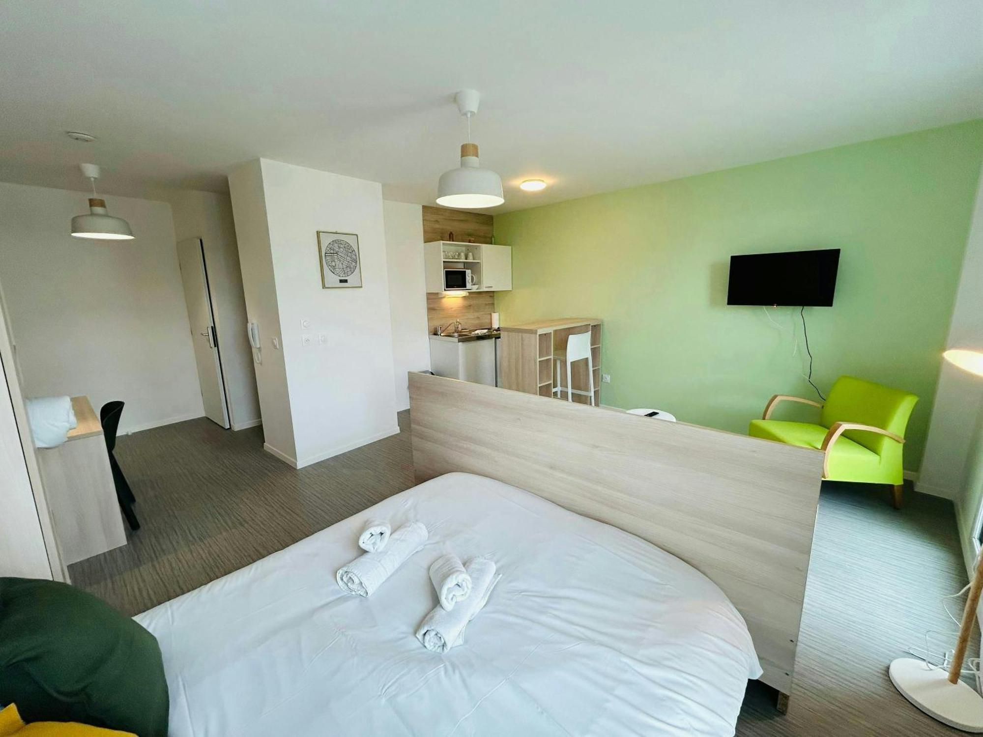 We Live In R - 403 Appartement *
